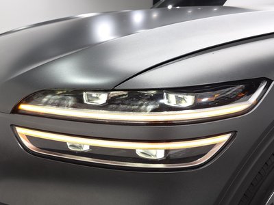صورة 9 لـ 2021 Genesis GV70