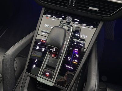 2022 Porsche CAYENNE — миниатюра 33