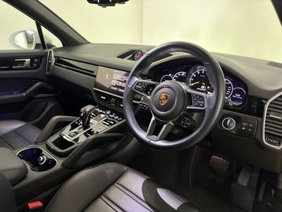 2022 Porsche CAYENNE — миниатюра 22
