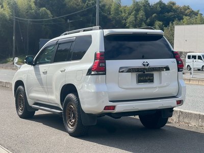 TOYOTA LAND CRUISER PRADO - 8