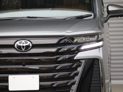 TOYOTA VELLFIRE - 3