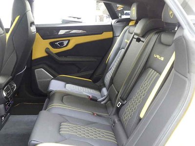 LAMBORGHINI URUS - 9