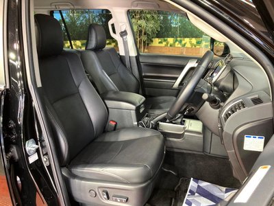 TOYOTA LAND CRUISER PRADO - 9