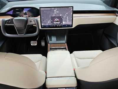 TESLA MODEL X - 5