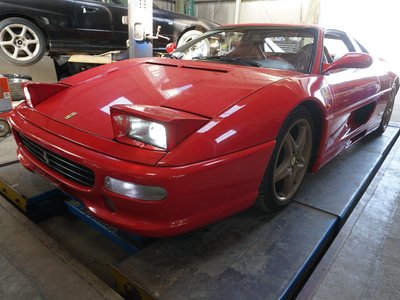 FERRARI F355 - 6