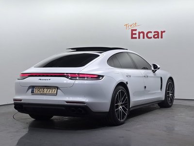 PORSCHE PANAMERA - 4