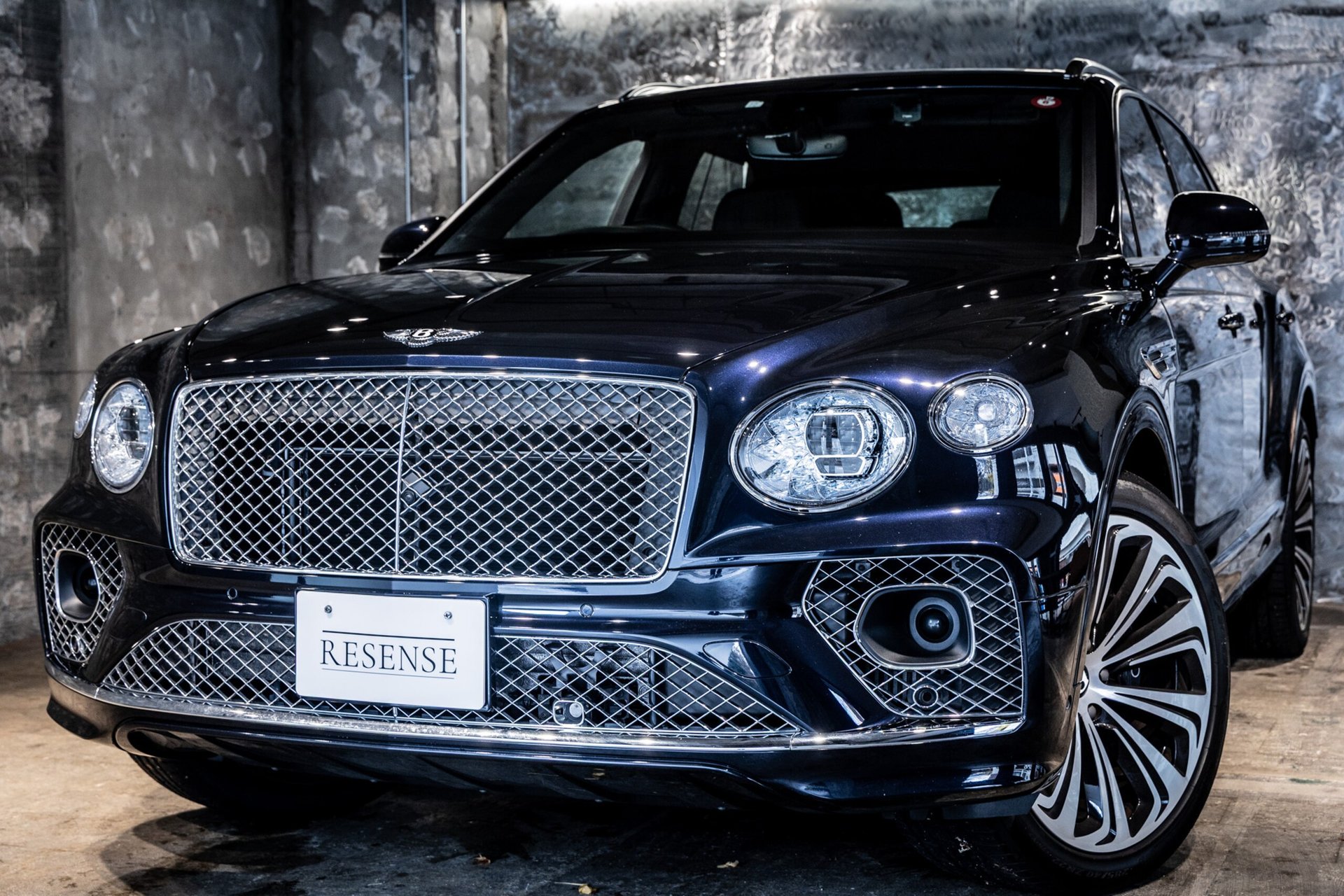 BENTLEY BENTAYGA - View 1