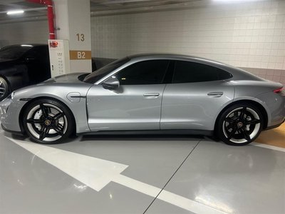 PORSCHE TAYCAN - 2