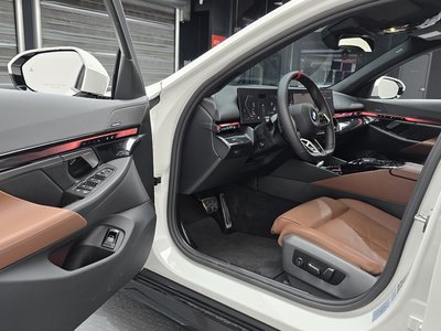 2023 BMW 5 SERIES photo 10
