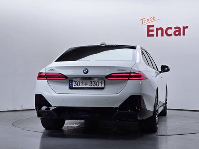 2023 BMW 5 SERIES photo 4