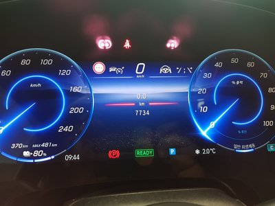 MERCEDES-BENZ EQS - 8