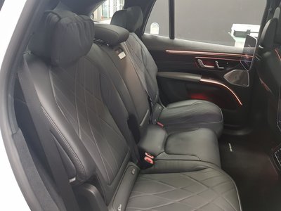 MERCEDES-BENZ EQS - 10