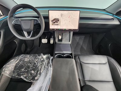 TESLA MODEL Y - 5