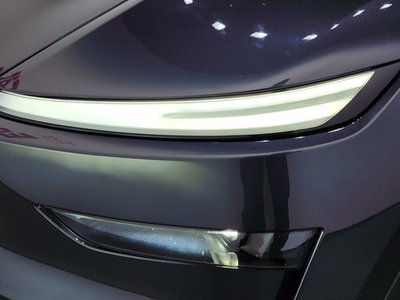 TESLA MODEL Y - 9