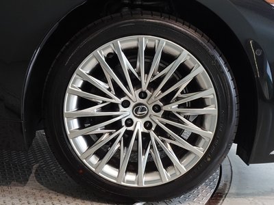2025 Lexus LS — миниатюра 27