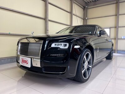 ROLLS-ROYCE GHOST