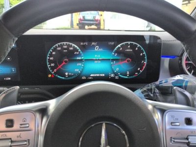 صورة 3 لـ 2021 Mercedes-BENZ CLA