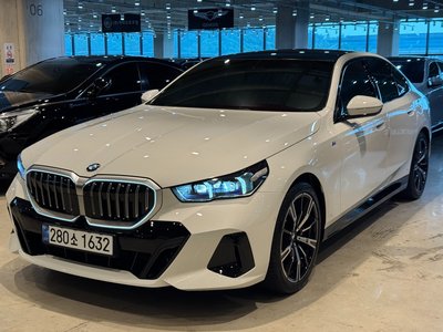 2024 BMW 5 SERIES — фото 1