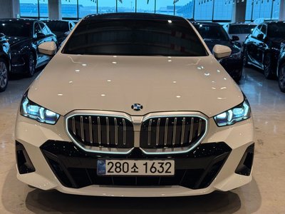 2024 BMW 5 SERIES — фото 2