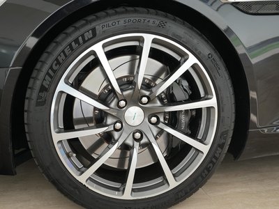 ASTON MARTIN RAPIDE - 5