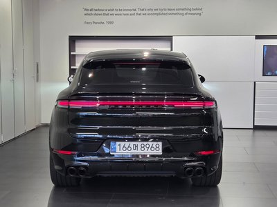 2025 Porsche CAYENNE 照片 3