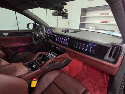 2025 Porsche CAYENNE 照片 9