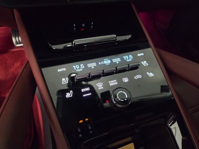 2025 Porsche CAYENNE 缩略图 19