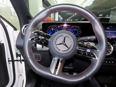 MERCEDES-BENZ EQB - 8