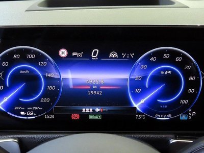 MERCEDES-BENZ EQB - 10