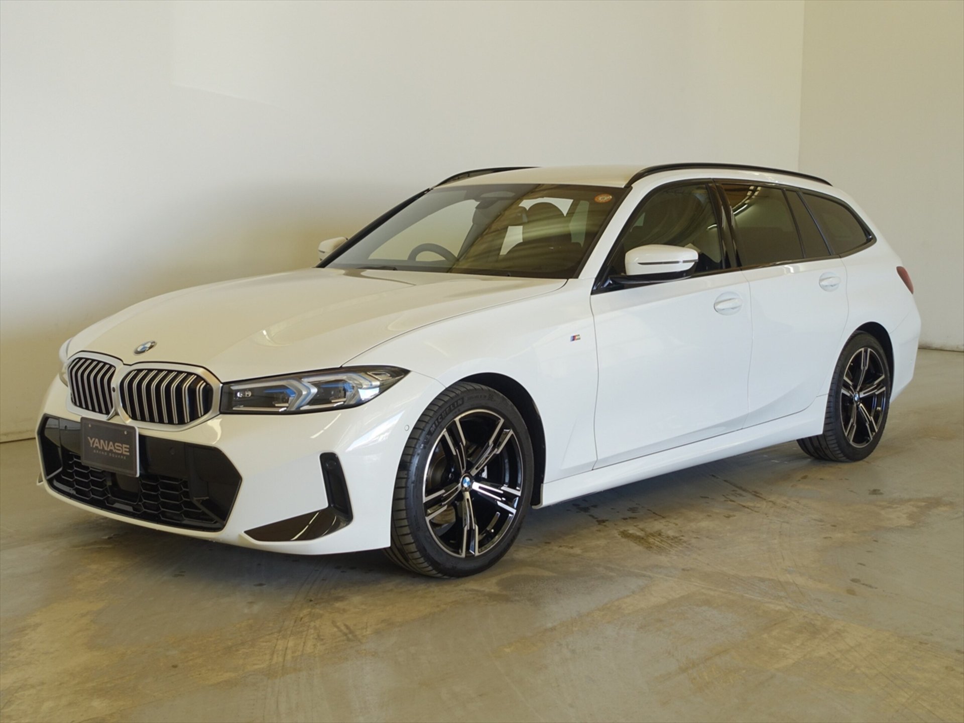 BMW 3 SERIES TOURING - View 1