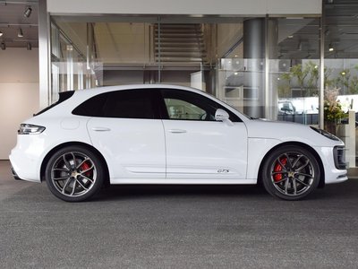 PORSCHE MACAN - 3