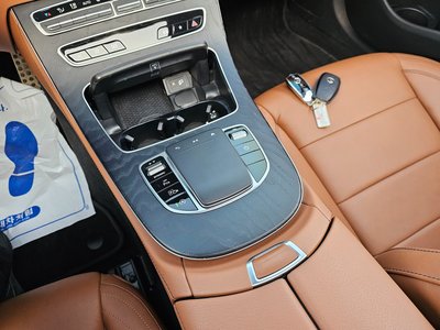 MERCEDES-BENZ E-CLASS - 8