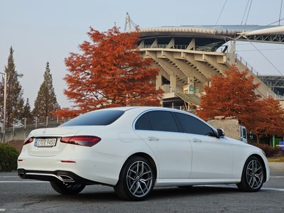 MERCEDES-BENZ E-CLASS - 3