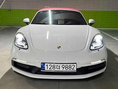 PORSCHE 718 BOXSTER
