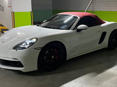 PORSCHE 718 BOXSTER - 4