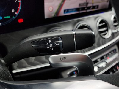 MERCEDES-BENZ E-CLASS - 9