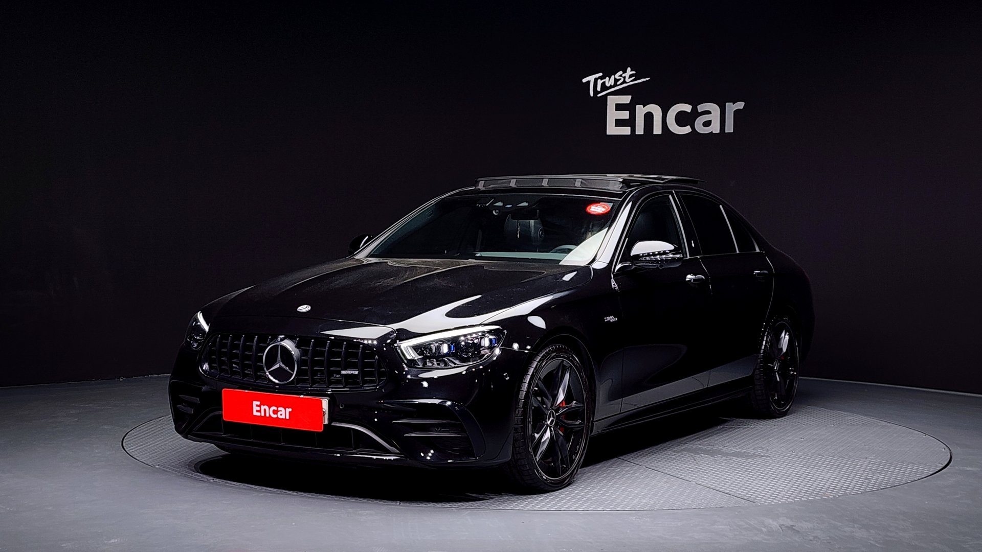 MERCEDES-BENZ E-CLASS - View 1