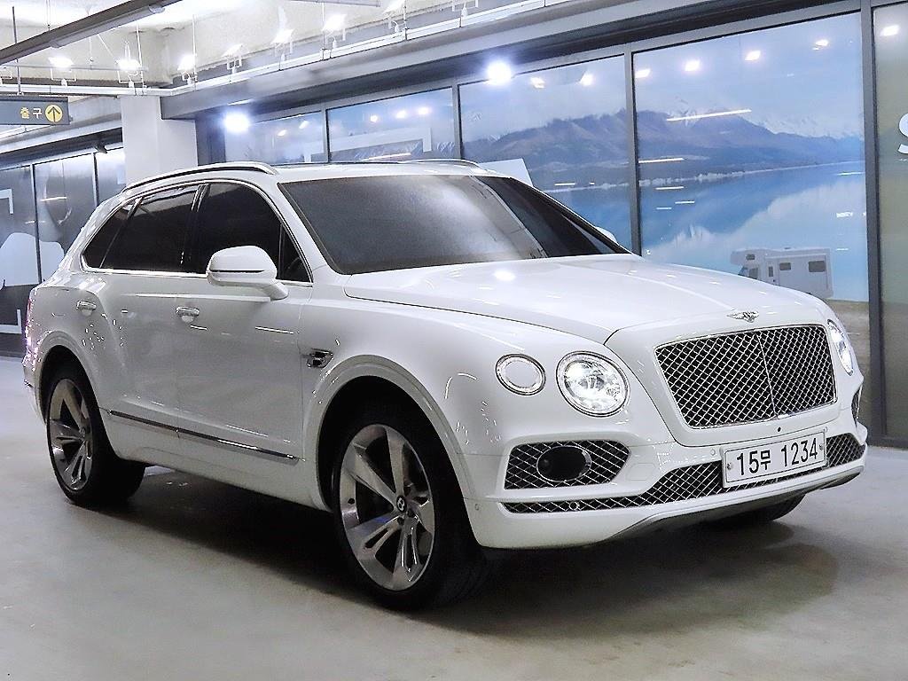 BENTLEY BENTAYGA - View 1