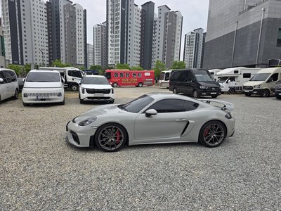2022 Porsche 718 照片 2