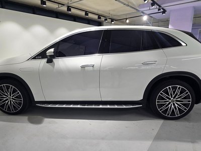 MERCEDES-BENZ EQE - 8