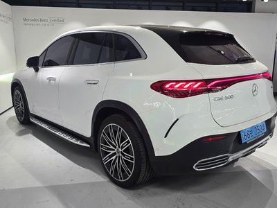 MERCEDES-BENZ EQE - 2