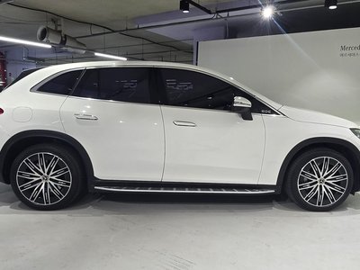MERCEDES-BENZ EQE - 9