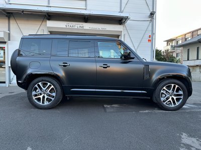 LAND ROVER DEFENDER - 4