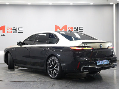 صورة 3 لـ 2023 BMW I7