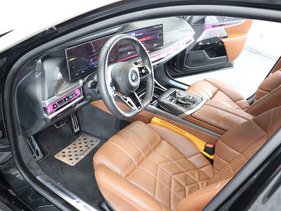 صورة مصغرة 18 لـ 2023 BMW I7