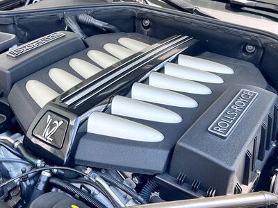 ROLLS ROYCE GHOST 2015 thumbnail 38