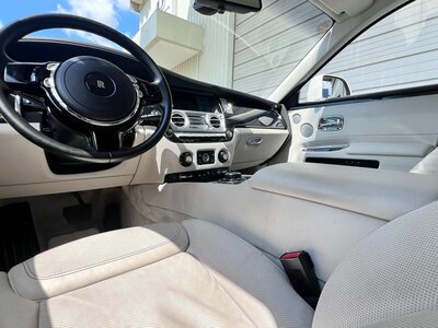 ROLLS ROYCE GHOST 2015 thumbnail 27