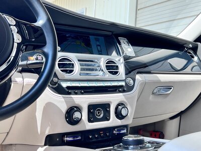 ROLLS ROYCE GHOST 2015 thumbnail 28