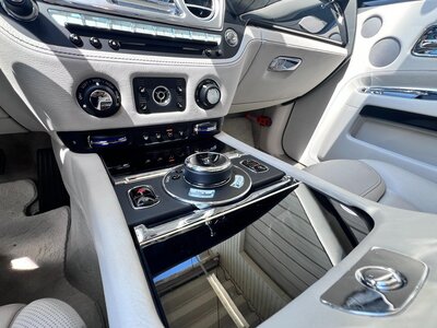 ROLLS ROYCE GHOST 2015 thumbnail 30