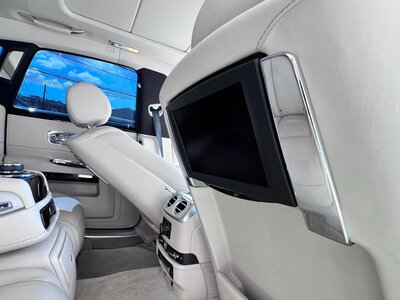 ROLLS ROYCE GHOST 2015 thumbnail 33